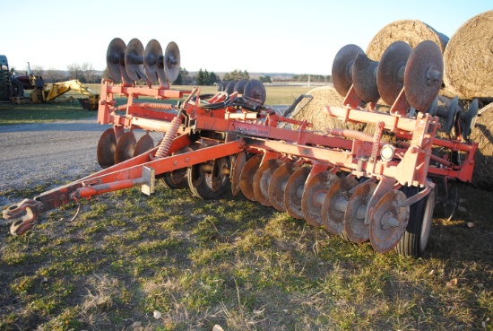 Allis Chalmers 16' disc, manual fold wings and 2-bar harrow