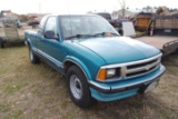 1994 Chevy S-10 truck, automatic, 2WD, V6, 4.3L, extended cab, cloth interior, tonneau cover, bed li