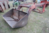 International loader with 5.5' bucket, off of IH 460, mounting brackets