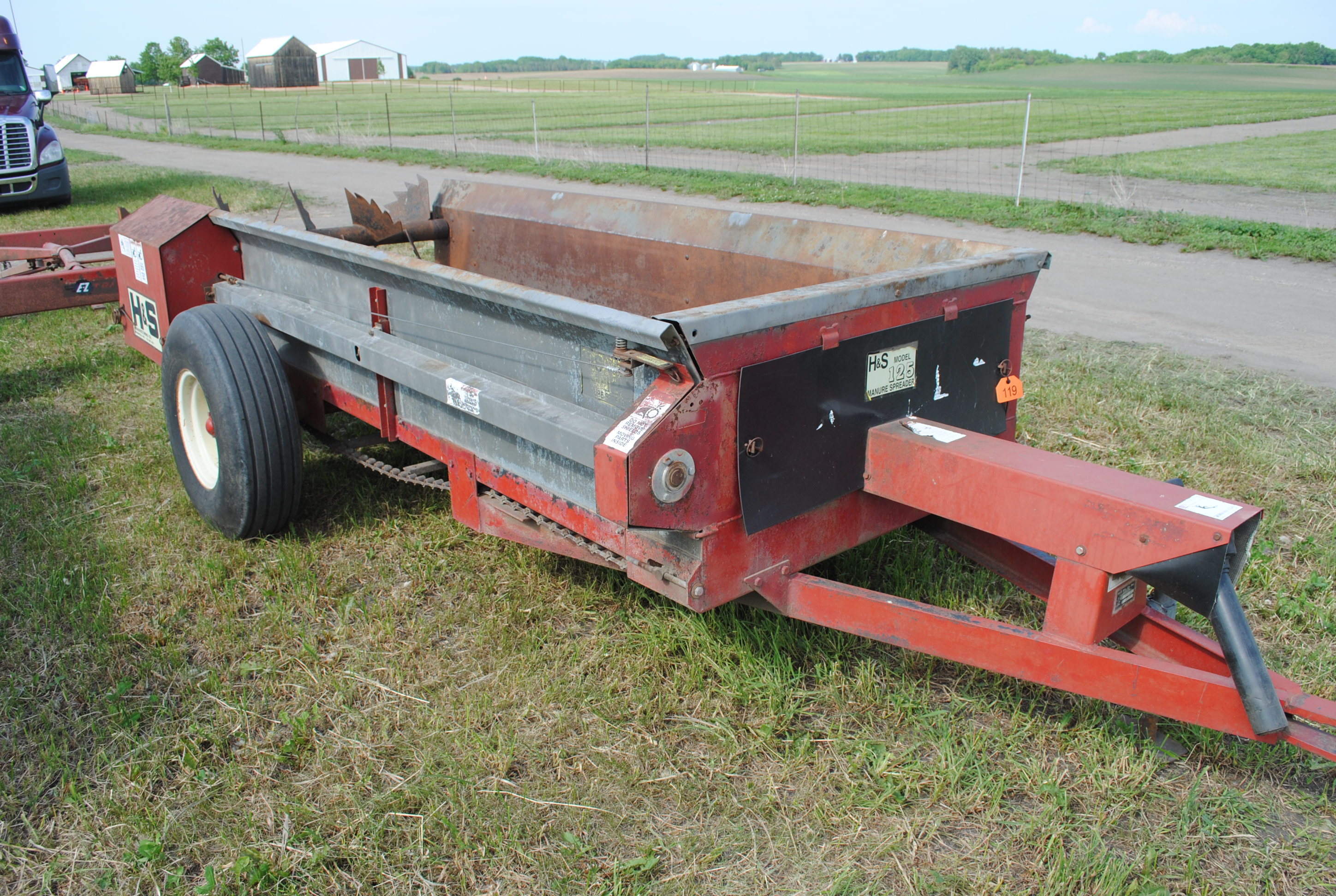 H&S 125 manure spreader, poly floor, single Proxibid