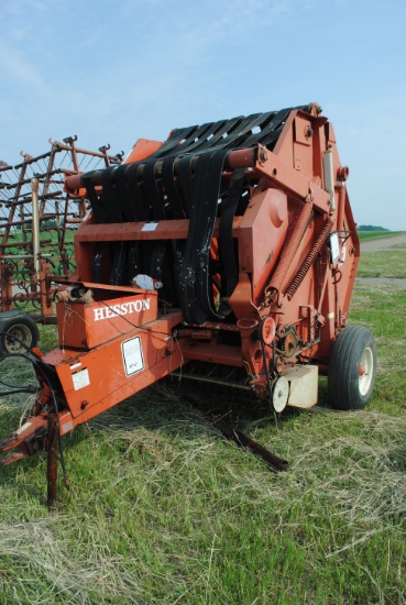 Hesston Rounder 5500 Round Baler, makes 5'x5' bales, pto, condition unknown