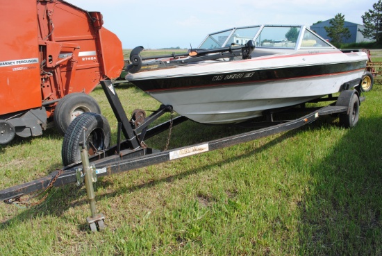 Baretta Super Sport 17' boat with Volvo Penta 275 120HP inboard, Minn Kota trolling motor, on Arrow