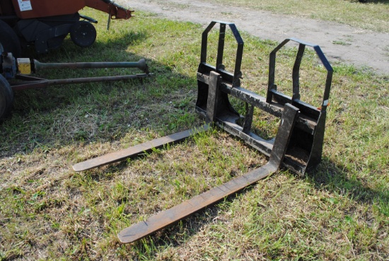 48" Pallet forks with universal skidsteer mount