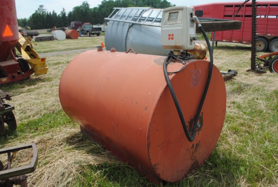 500-Gallon fuel tank with 110 pump "works"