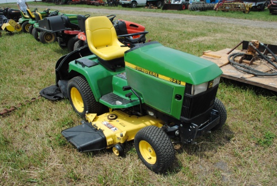 John Deere 425 riding mower with 54" deck, with bagger, hydraulic lift, power steering, John Deere 2