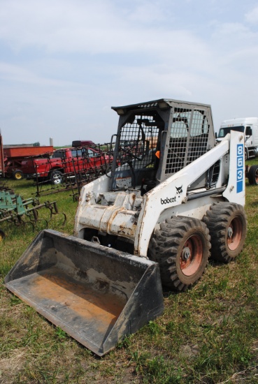 Bobcat 853 diesel skidsteer, auxiliary hydraulics, 72" dirt bucket with weld on cutting edge, 12-16.