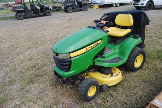 John Deere Z304 riding mower with 42" deck with bagger, 17.5HP, shows 640.7 hours, runs & drives