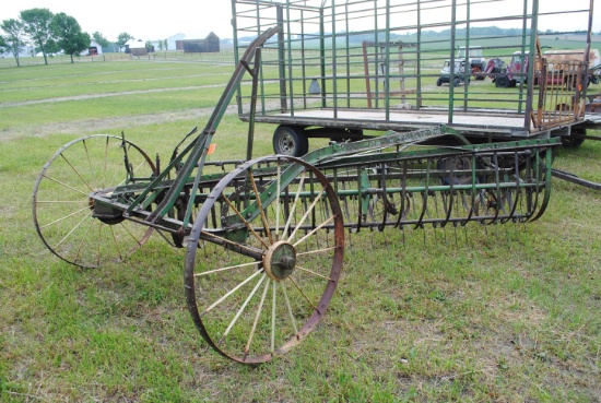 John Deere side rake
