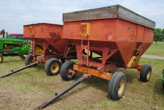 J&M Model 250-7 Gravity box with extension on MN Jumbo 10 running gear with extendable pole