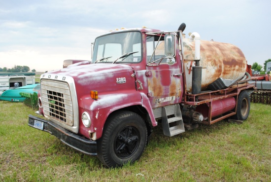 1979 Ford 7000 Diesel Septic Pumper truck, has Cat V636 engine, 5-speed transmission, Hi/Lo, driven