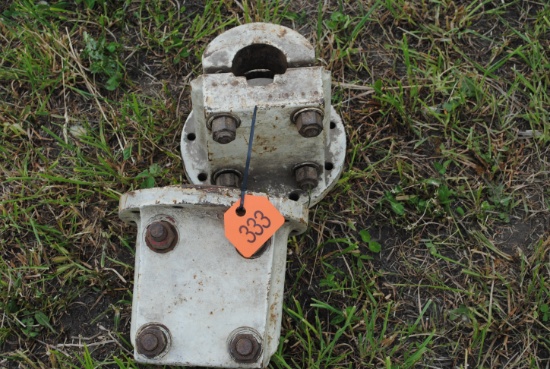 Pair of hubs, fit IH 888