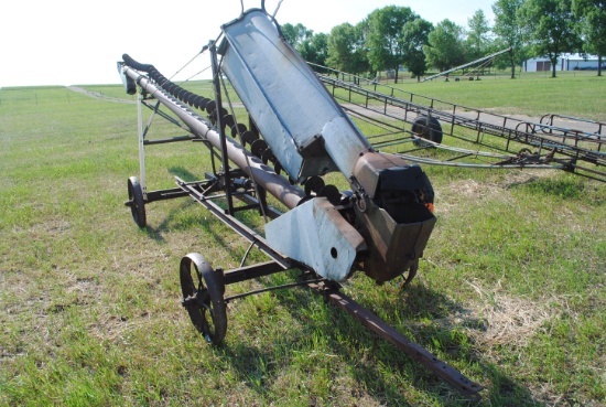 Paddle elevator - John Deere?, belt pulley or pto, owner states it's loose