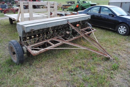 12 JI Case Grain drill, single disc, with grass seeder