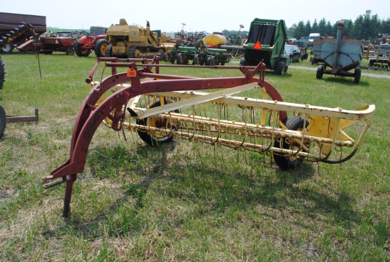 New Holland 56 Hay rake, works