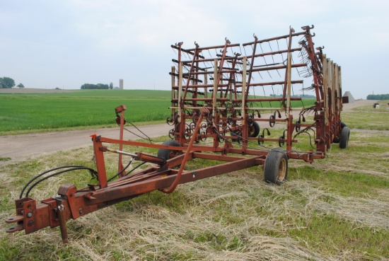 8-Section Multi-weeder 452, 40'+/-
