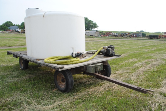 Poly tank with motorpump on 8'x16' MN running gear