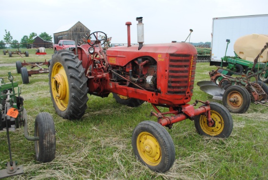 Massey Harris 44 Special tractor, wide front, fenders, single hydraulics, electric ingition, rear wh
