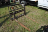 4'x4' Pallet forks with universal skid steer mount