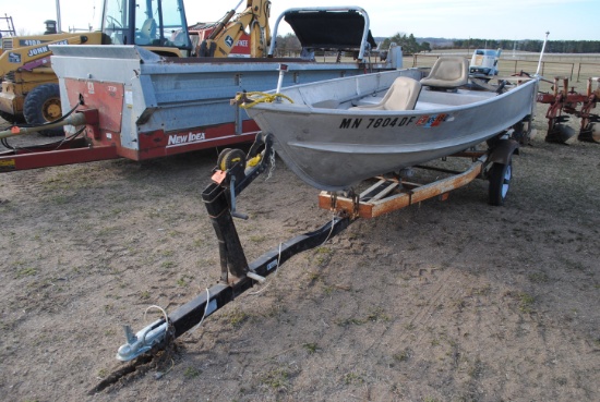 **T**    14' Alumacraft Boat on Trailer, depth finder, Evinrude 25HP motor, REGISTRATION will apply.