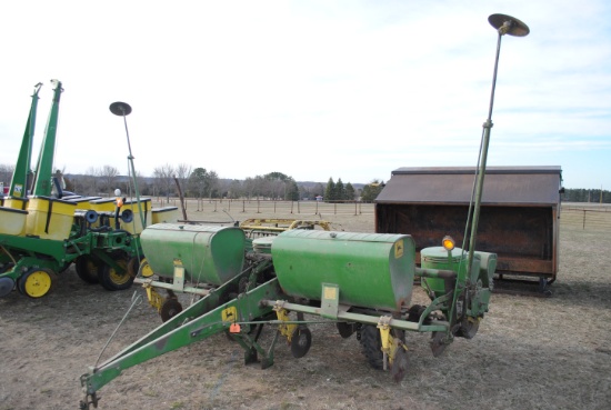 John Deere 1240 Planter, extra plates, various sizes, side markers, "works well"