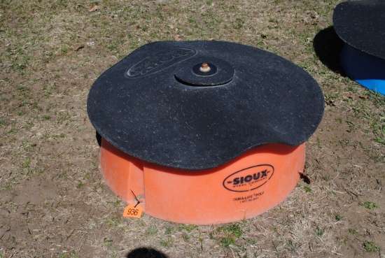 Sioux Bull Mineral Lick feeder