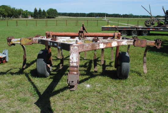 11-Shank Chisel plow, 10.5', no cylinder