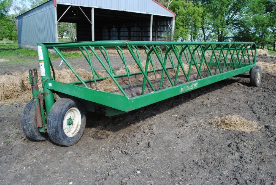 21' S.I. Arrow Front Hay Feeder, tricycle front wheels