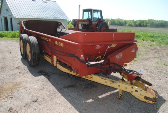 New Holland 680 Tandem Axle Manure Spreader, slop gate, poly floor, dual beaters, 540 pto, clean