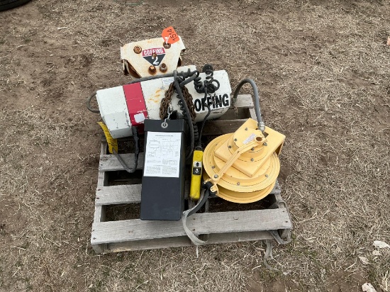 Coffing 2-ton Gantry Crane w/remote & wire spool