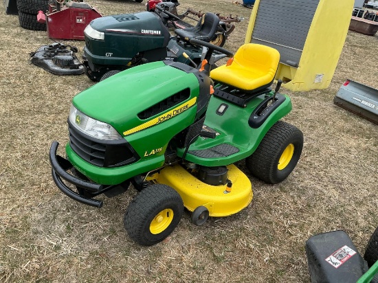 John Deere LA 115 Rider mower w/ 42" Deck, hydrostatic, hours show 268 - KE