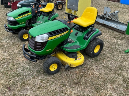 John Deere D130, Rider mower w/ 42" deck, hydrostaic, Hours show 411 - KEY