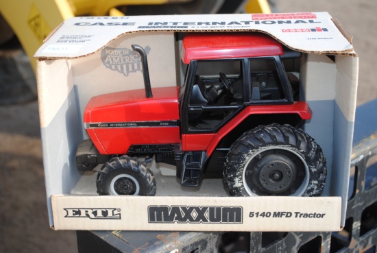 Ertl 1/16 Case International Maxxum 5140 MFD tractor, in box