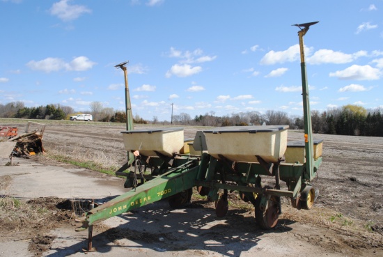 John Deere 7000 Planter, 4-row, 38" spacing, corn plates, fertilizer box, has not been used since 20