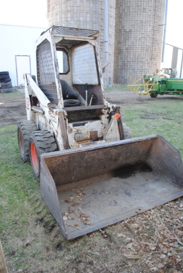Bobcat M-700 Hydrastatic Skidloader w/cab, 66" bucket, Wisconsin gas engine, Quicktach, 10-16.5 tire