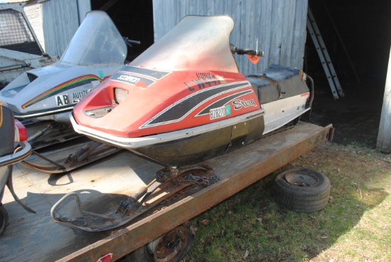 *R* 1979 Scorpion Sting 440 Snowmobile, loose, has been sitting for a while, will need carb work, Se