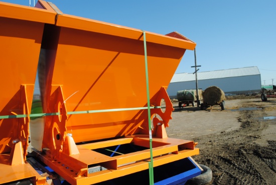 Unused 2025 Greatbear (1CY) Self-dumping Hopper, fork pockets