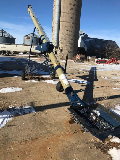 Harvest International T1032 Truck Auger