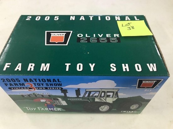 Oliver "2655" Tractor National Farm Toy Show 2005 NIB