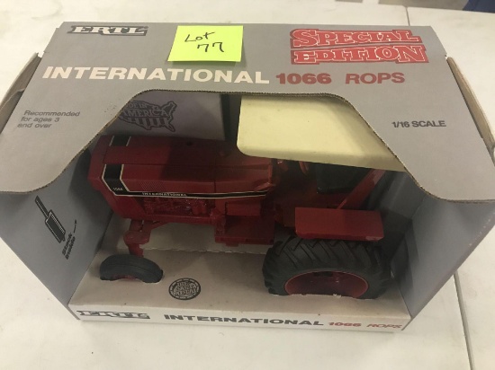 International "1066 Rops" Tractor