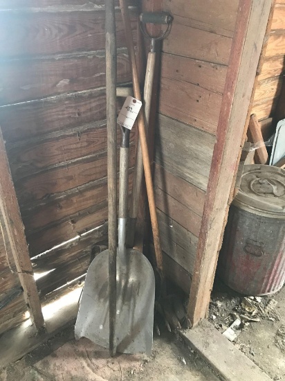 Barn scoop, cob fork, and 2 small silage forks.