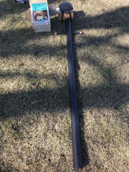 Yard pole with new lamp. No shipping.