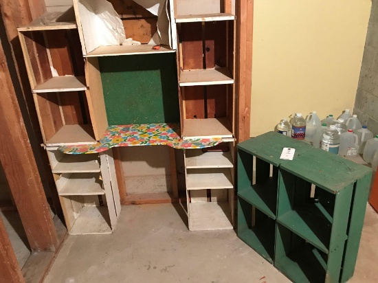 Various apple and peach crates for vintage appearance and storage.