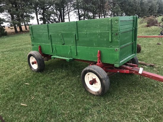 Triple box wagon, wooden running gear with rubber tires