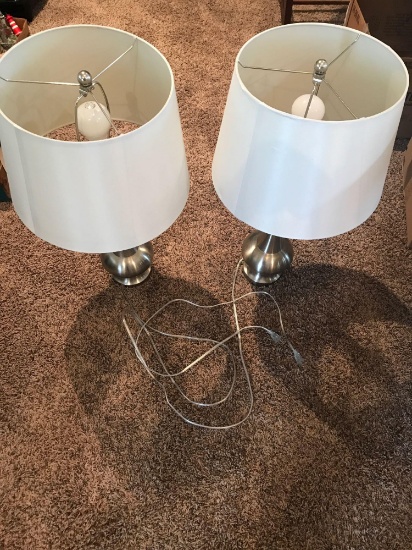 (2) Matching lamps