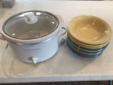 Hamilton Beach oblong crock pot, (10) Pastel colored Gibson bowls (Shipping available)