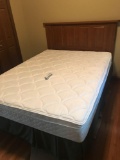 Queen bed w/oak headboard and Sleep Number mattress