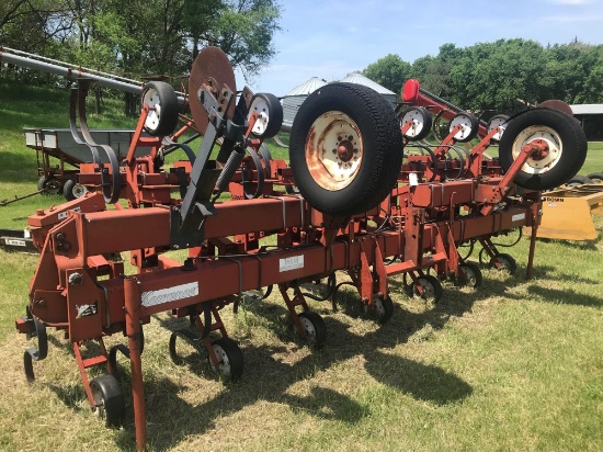 Kewanee #3400 S tine 3 pt. cultivator 12 row 30"