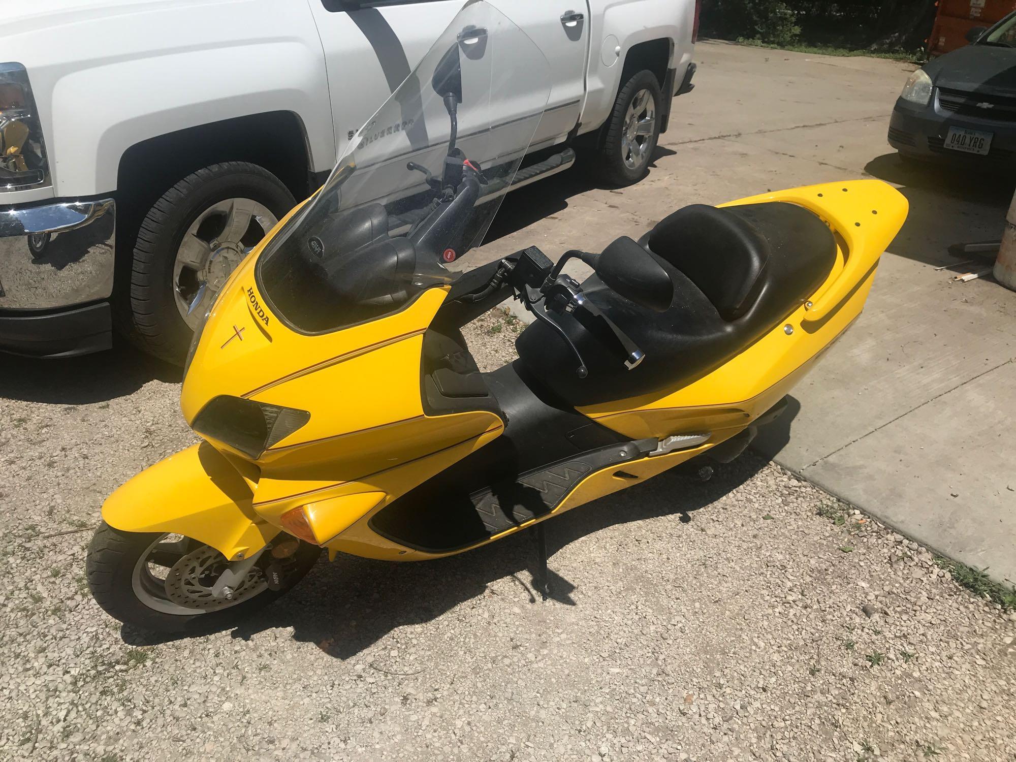2003 Honda Reflex Scooter w/GIVI windshield, 7796 | Proxibid