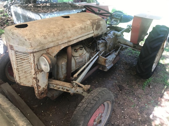 Custom Made gas Tractor w/Harry Ferguson main frame, fenders, wf, 4 cyl, Wisconsin air cooled