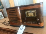 Vintage Radio, Silvertone Model 6130. Works. Cord Needs to be Repaired or Replaced.